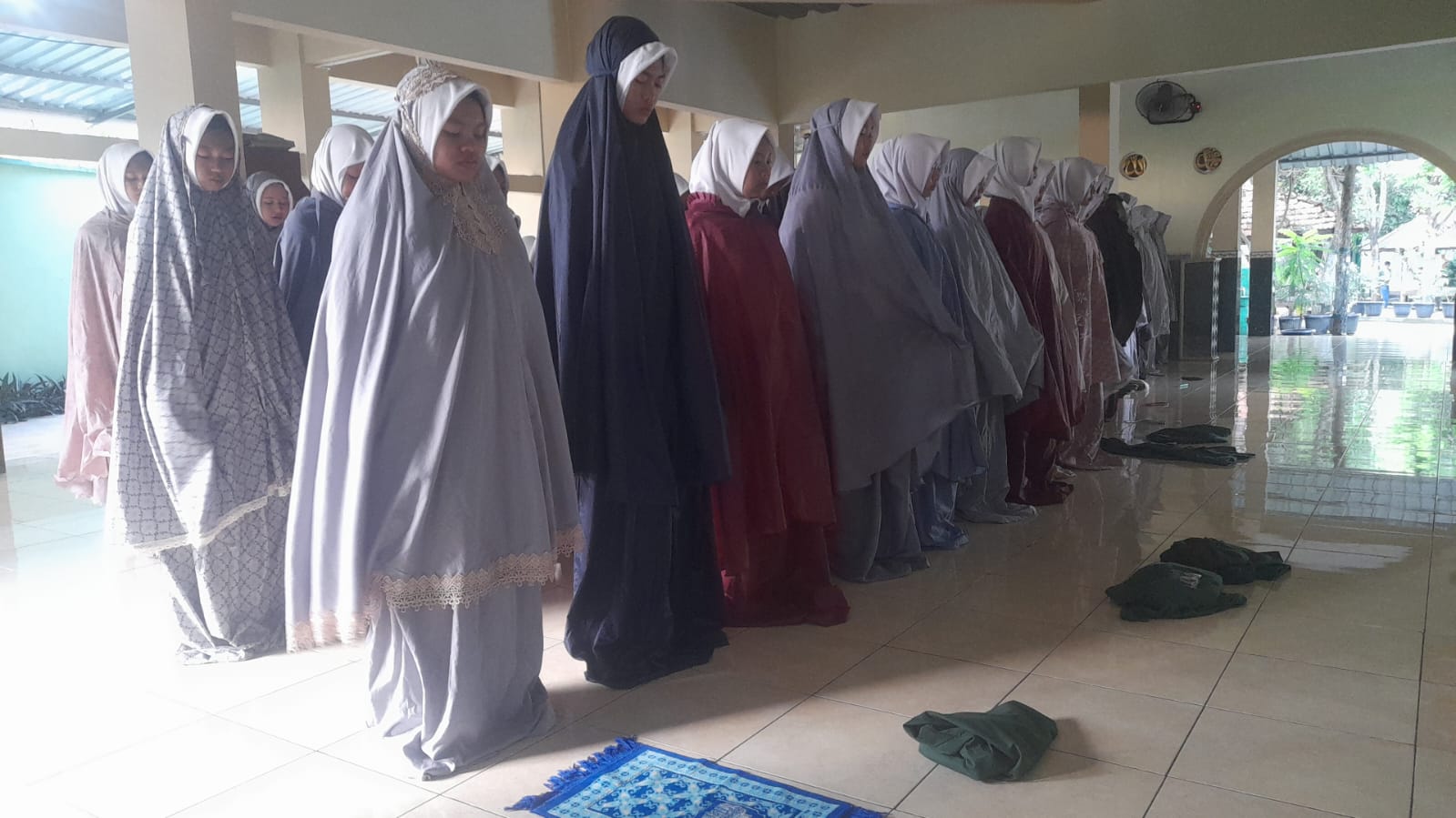 Gelar Salat Dhuha Bersama, Ikhtiar Langit MTsN 9 Bantul Menuju Kesuksesan TKAD 2026